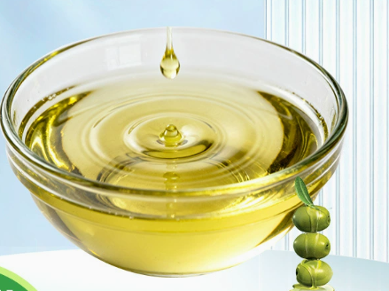 Dobra cena. 8001-25-0 Oliwa z oliwek CAS — 100% czysty naturalny olej kosmetyczny z pierwszego tłoczenia 100% dodatek do kremu z olejem kosmetycznym w Internecie